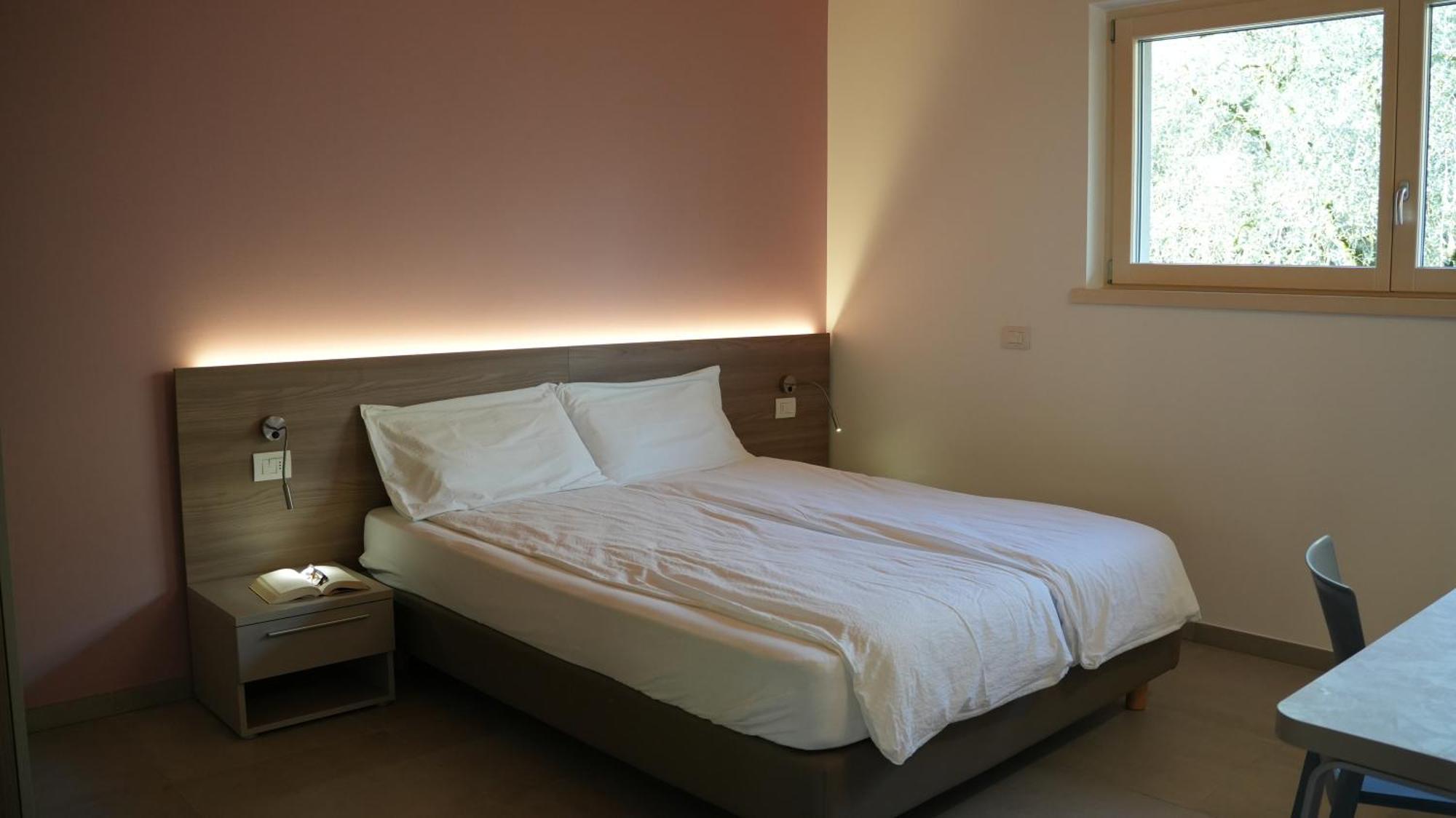 ريفا ديل غاردا Casa Maria Apartments الغرفة الصورة
