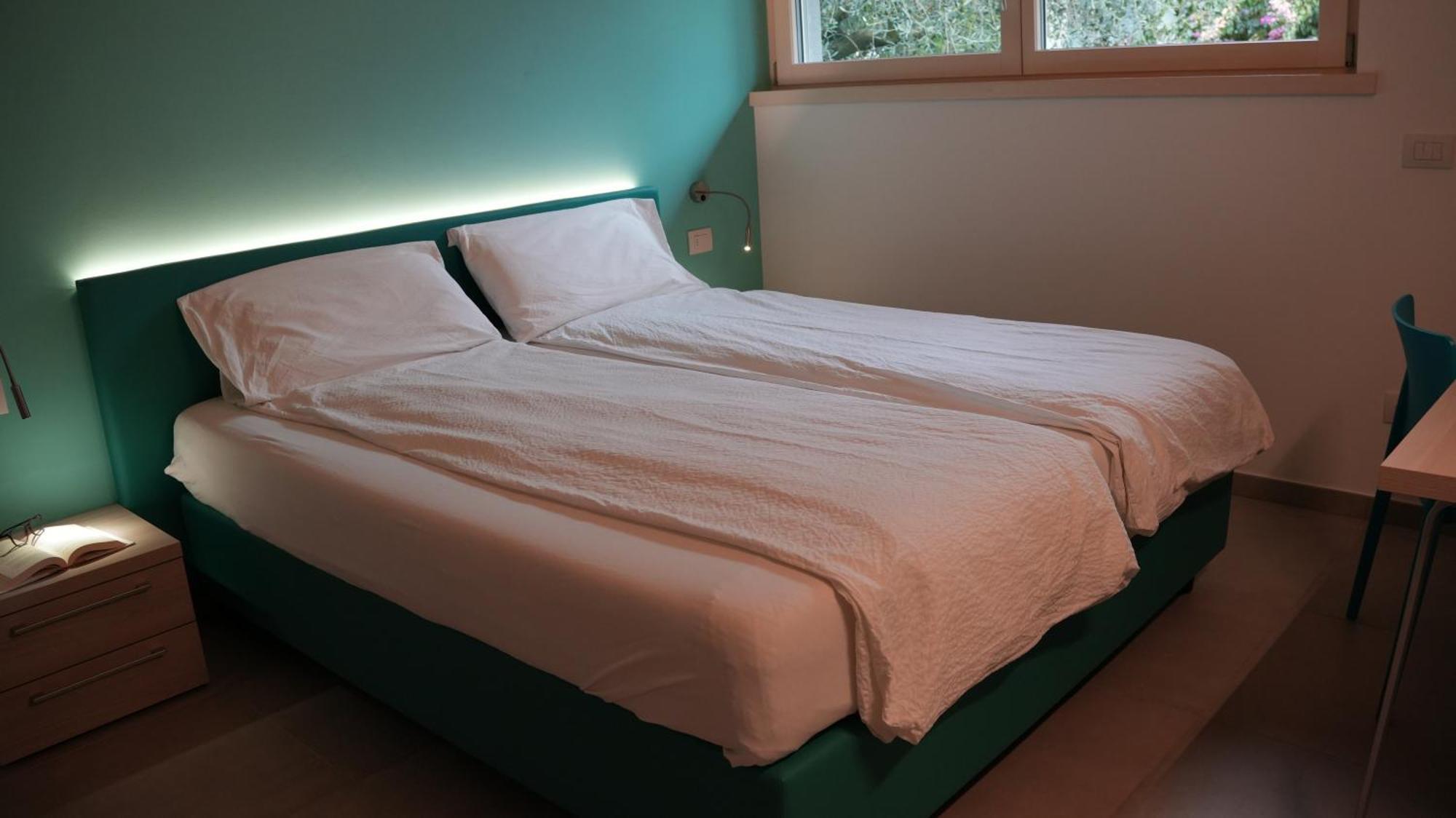 ريفا ديل غاردا Casa Maria Apartments الغرفة الصورة
