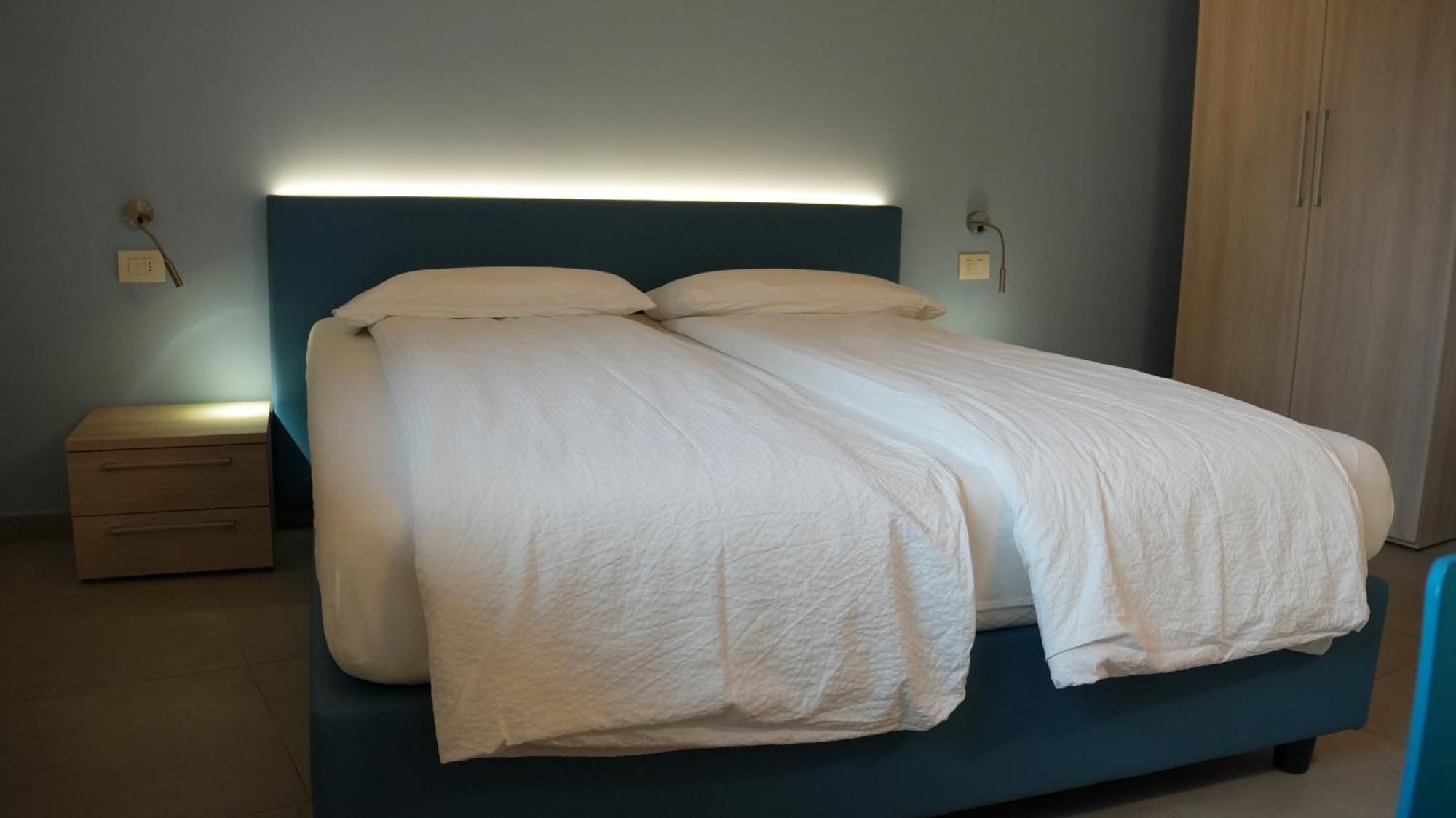 ريفا ديل غاردا Casa Maria Apartments الغرفة الصورة