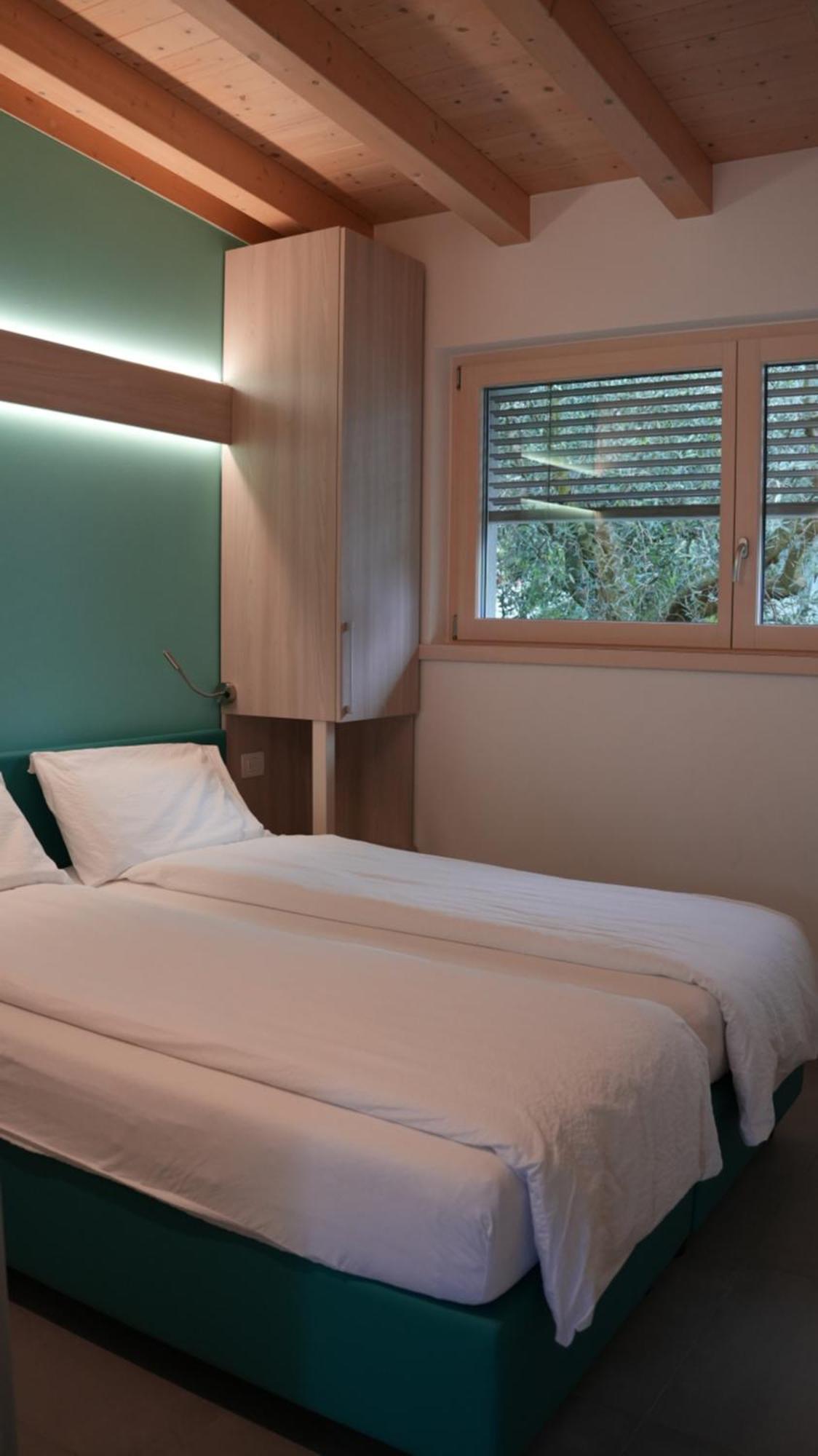 ريفا ديل غاردا Casa Maria Apartments الغرفة الصورة
