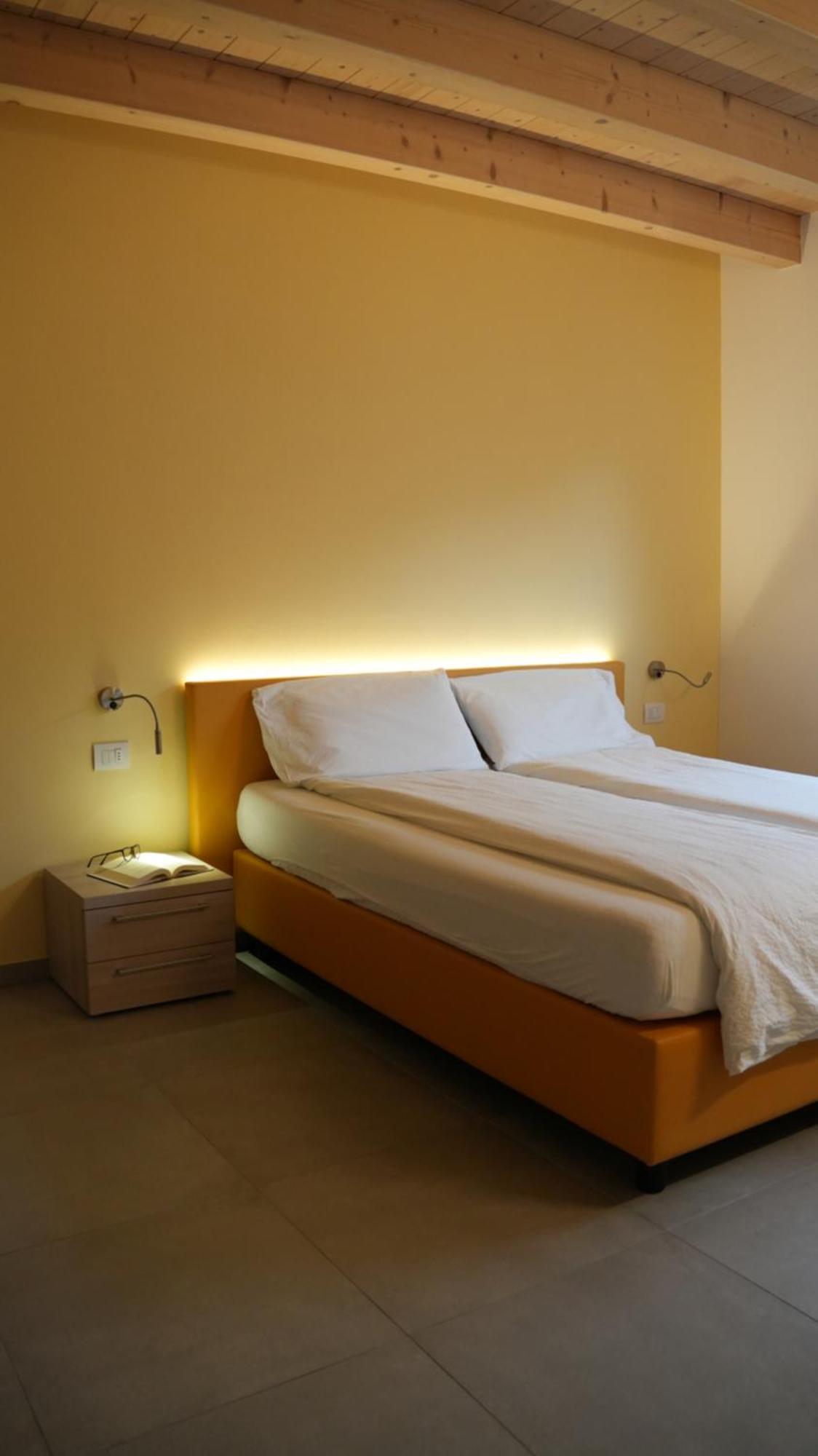 ريفا ديل غاردا Casa Maria Apartments الغرفة الصورة