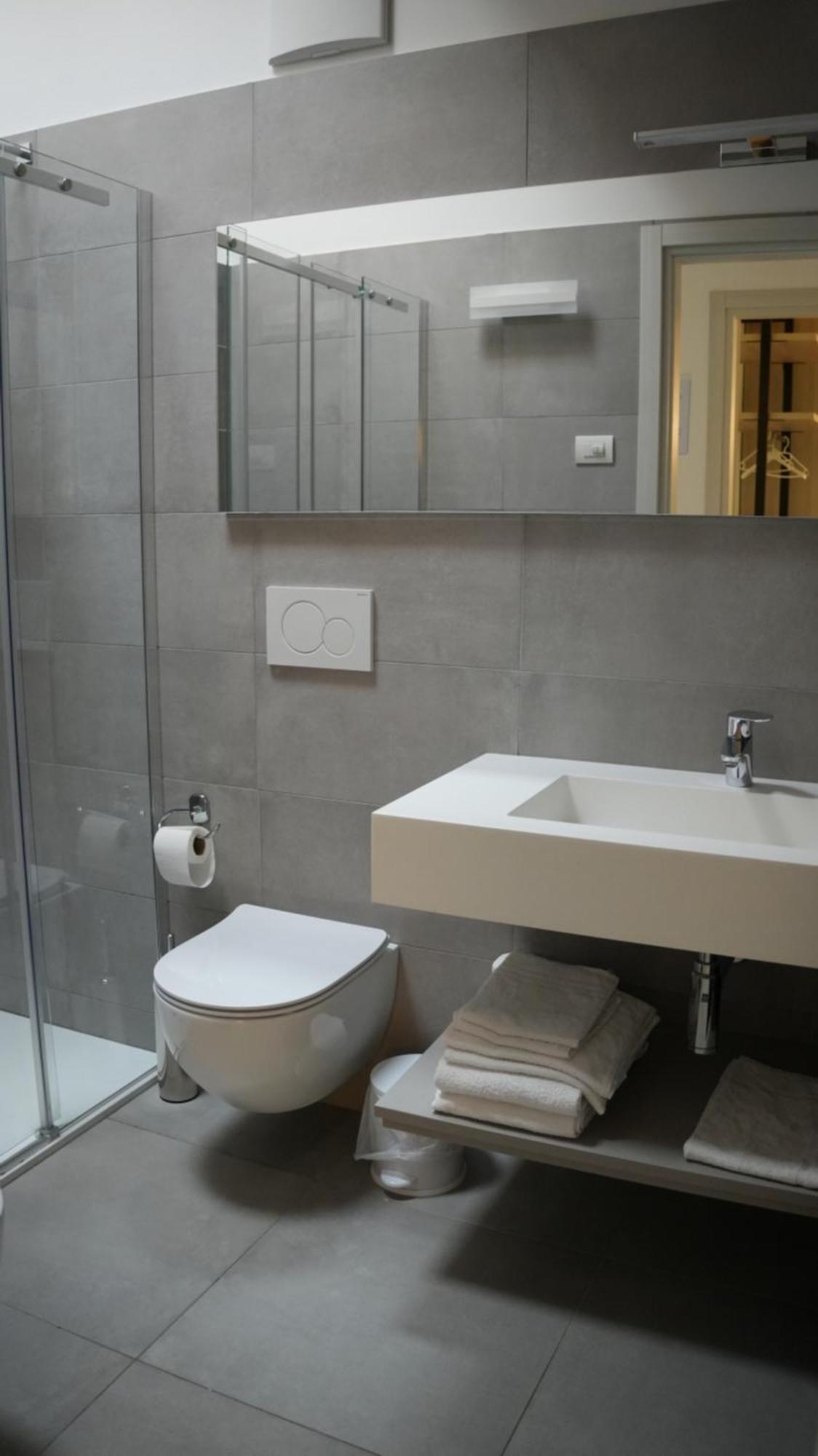 ريفا ديل غاردا Casa Maria Apartments الغرفة الصورة
