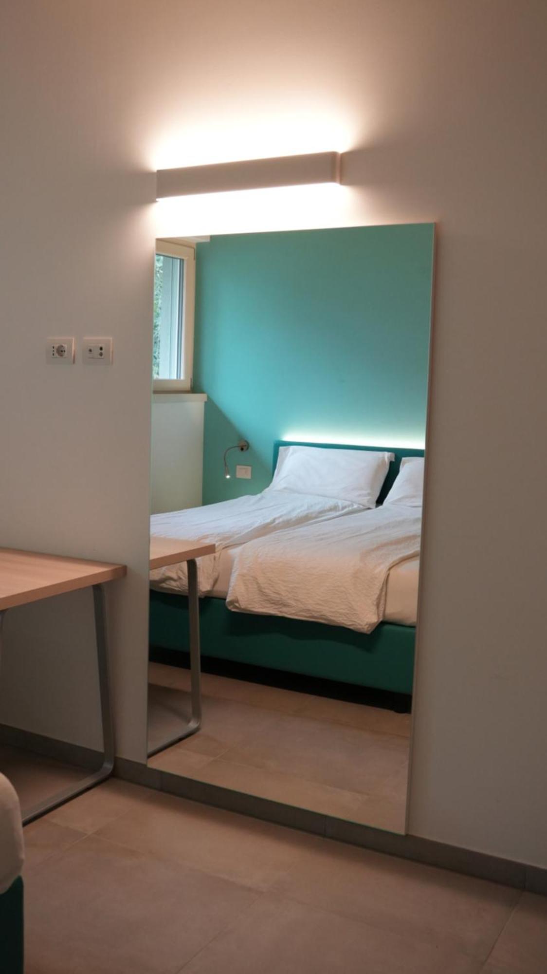 ريفا ديل غاردا Casa Maria Apartments الغرفة الصورة