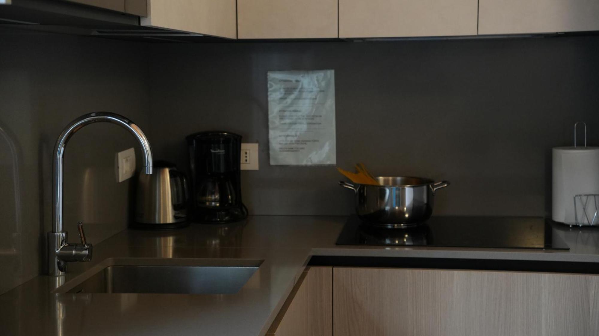 ريفا ديل غاردا Casa Maria Apartments الغرفة الصورة