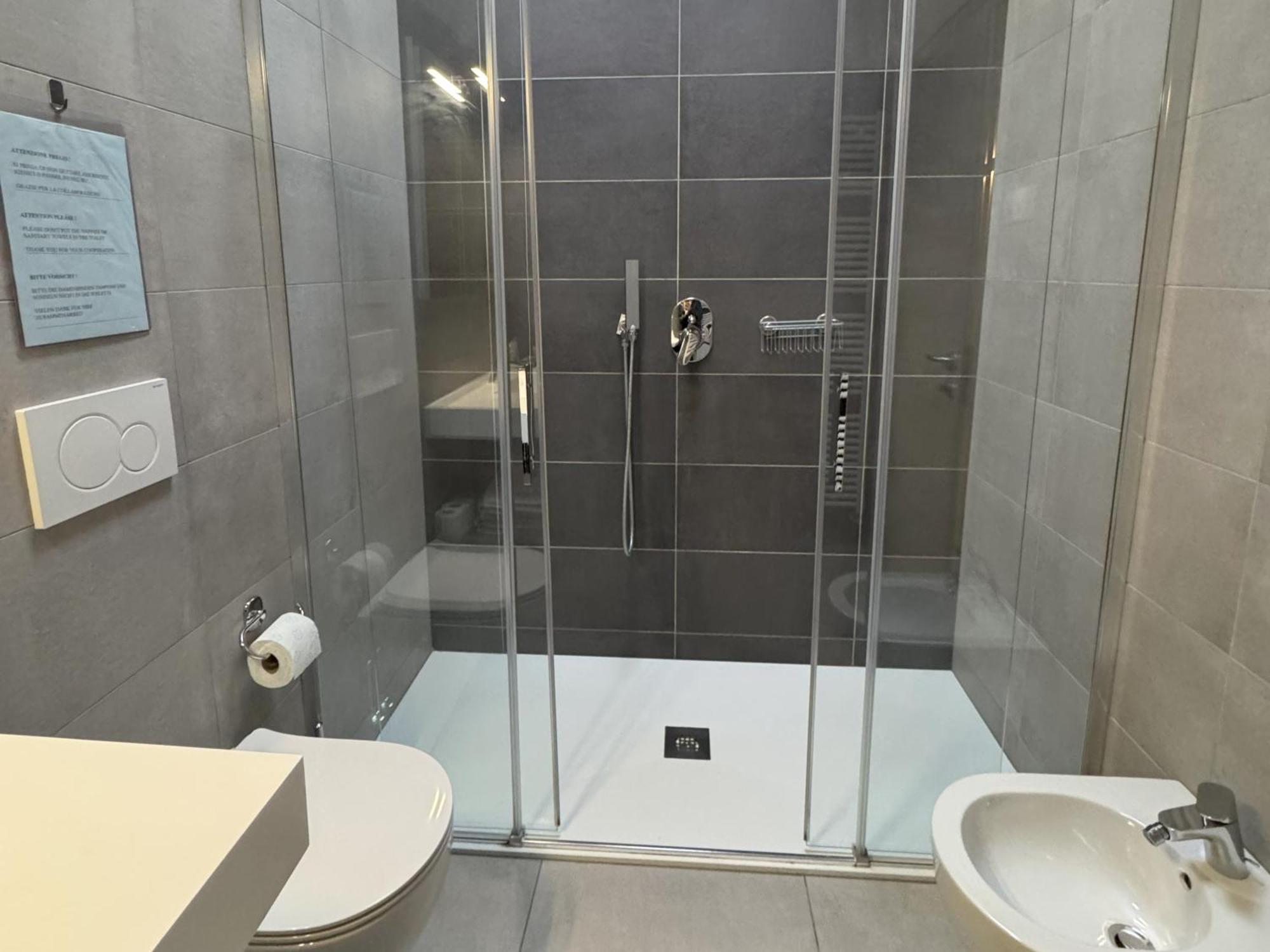 ريفا ديل غاردا Casa Maria Apartments الغرفة الصورة