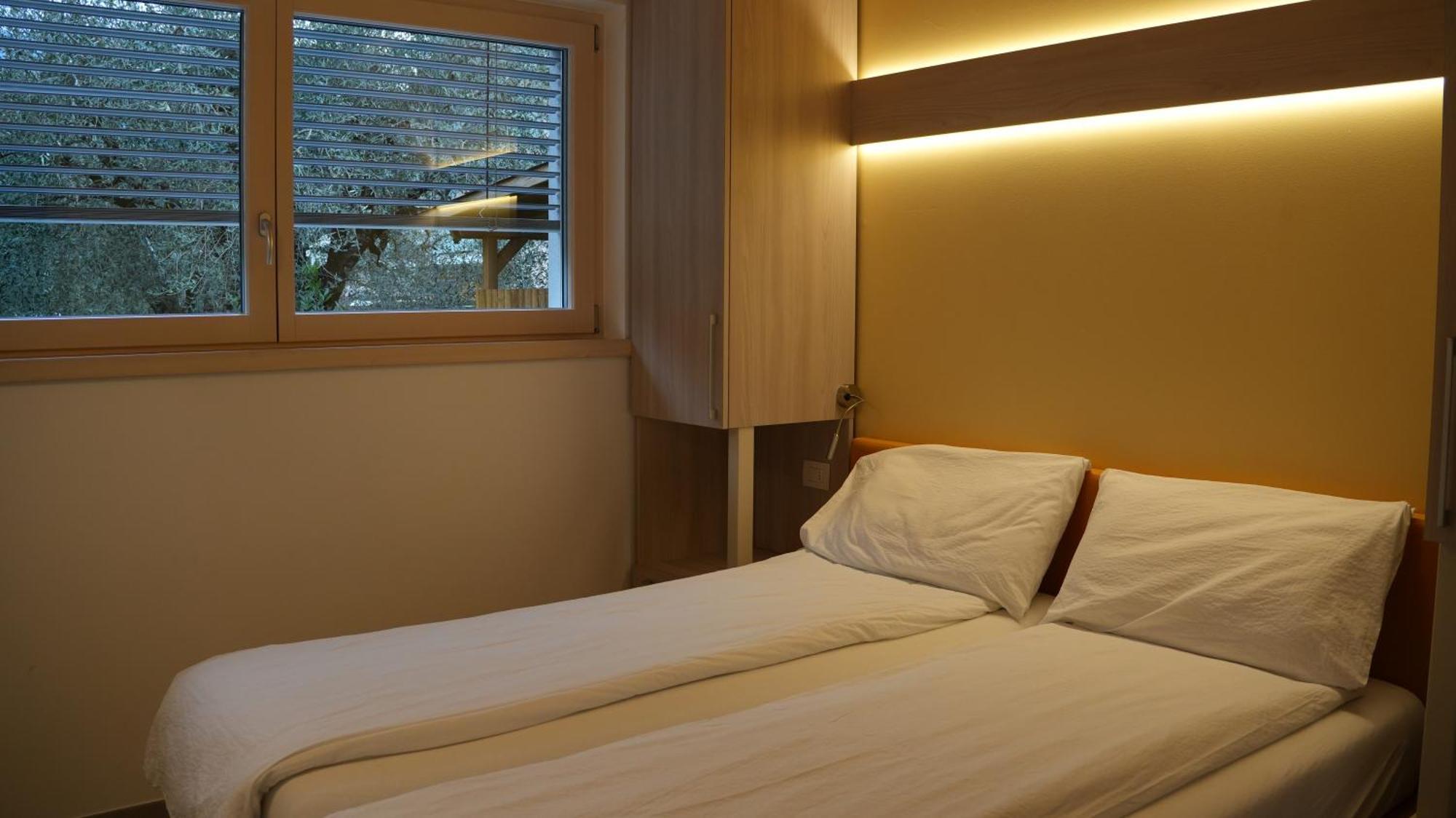 ريفا ديل غاردا Casa Maria Apartments الغرفة الصورة