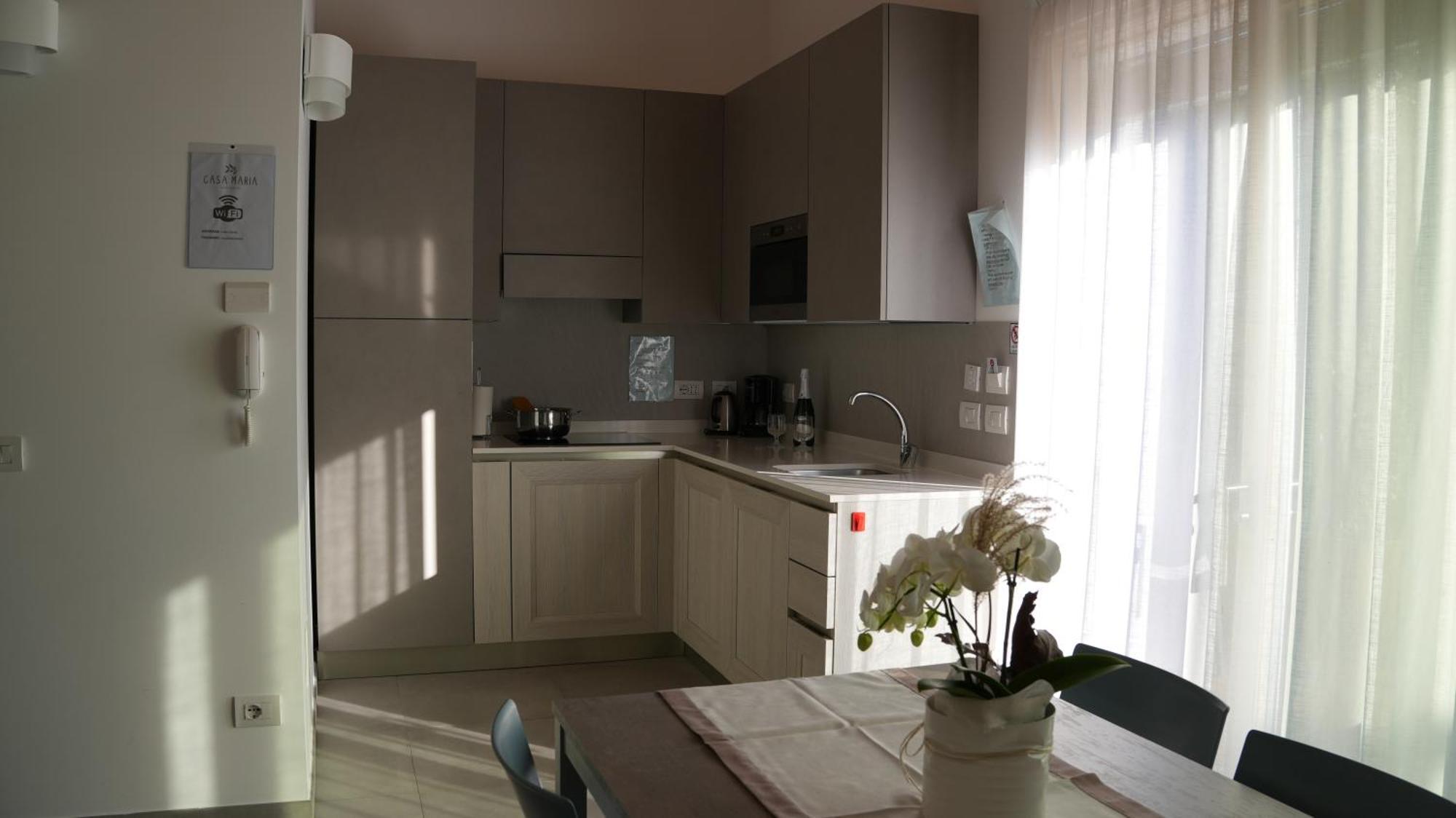 ريفا ديل غاردا Casa Maria Apartments الغرفة الصورة